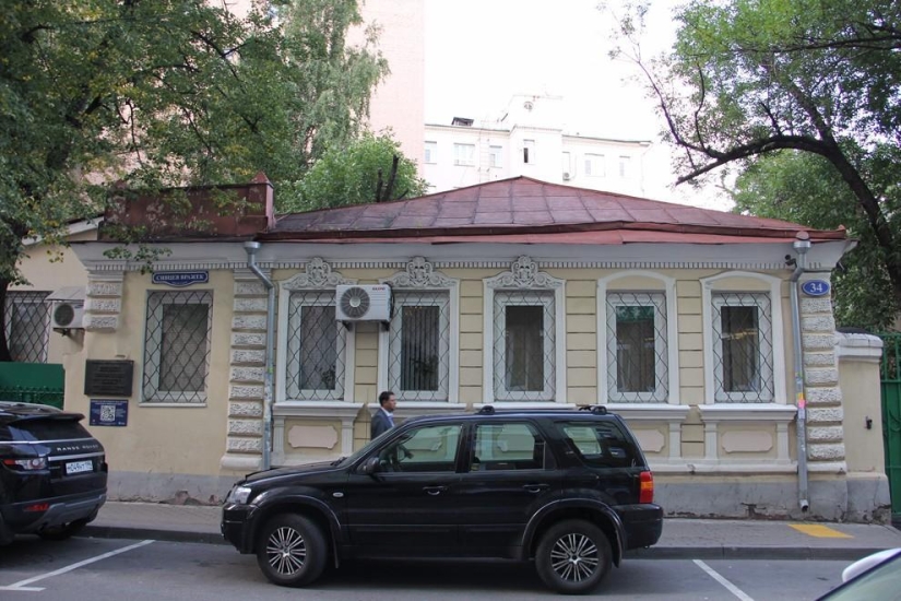 7 main Moscow buildings from the novels of Leo Tolstoy