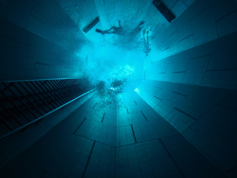 7 most amazing facts about the deepest pool in the world