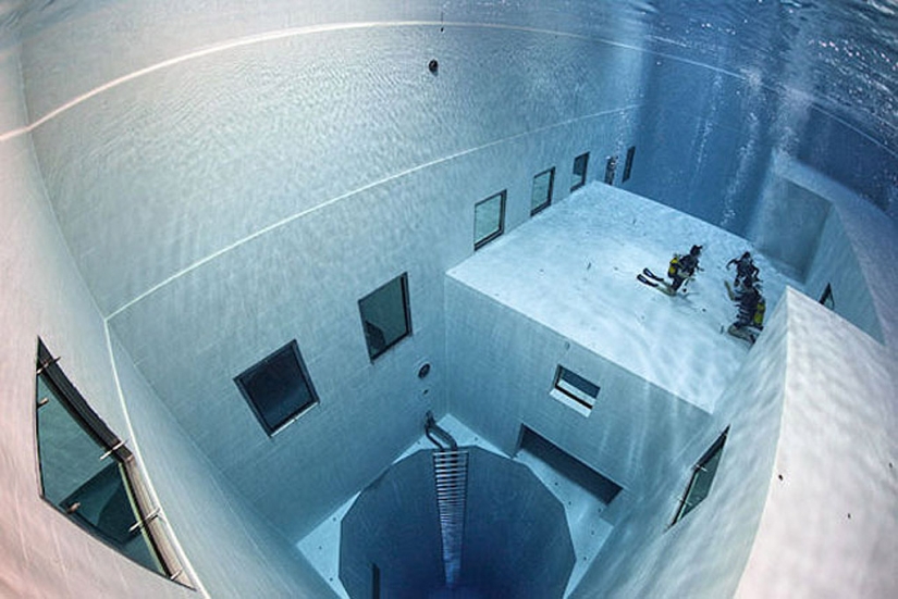 7 most amazing facts about the deepest pool in the world