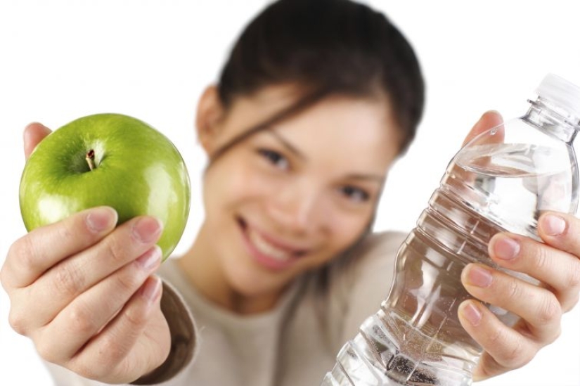 8 consejos prácticos para ayudarte a aprender a beber más agua