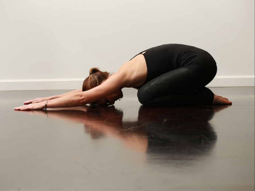 8 posturas de yoga para dormir mejor