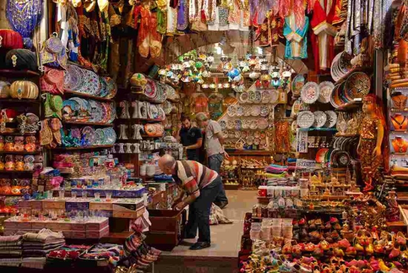8 rules for cutting prices: how to bargain in tourist countries