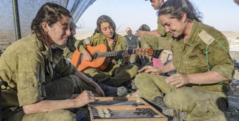 8 things strictly forbidden to IDF soldiers