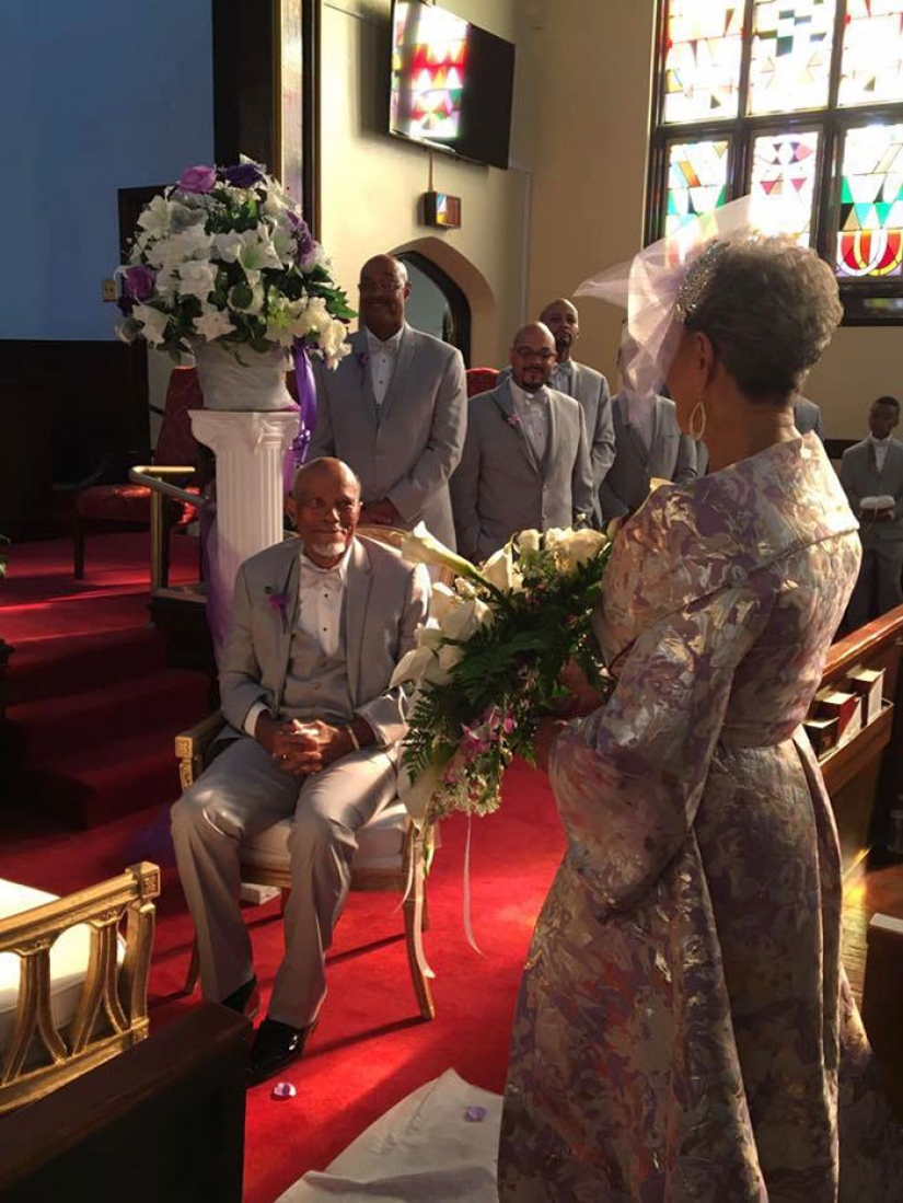 86-year-old grandmother got married in a chic dress of her own design