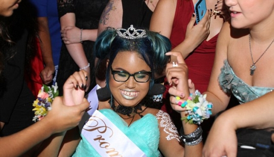 A 14-year-old terminally ill girl was chosen as the queen of the ball, fulfilling her last wish