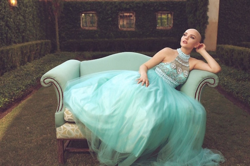 A 17-year-old girl struggling with cancer starred in a bold photo shoot without a wig