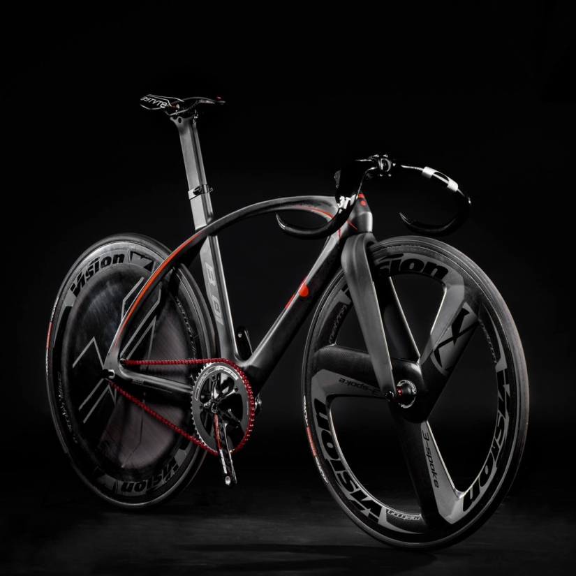 A bike that accelerates to 30 km/h in three pedal strokes