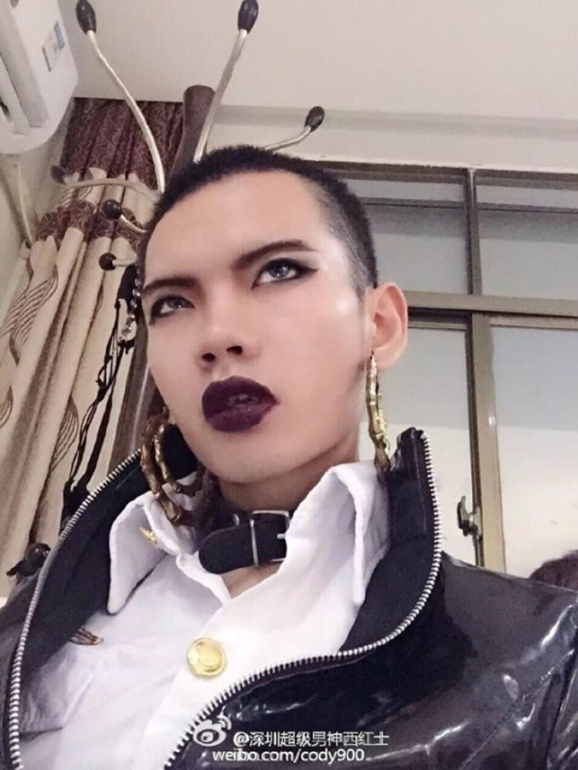 A Chinese transvestite who can't just go to the store