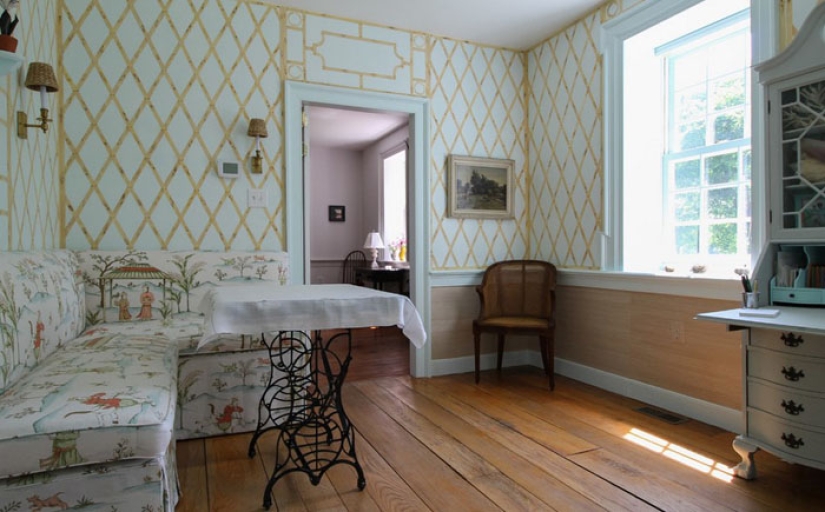 A couple reconstructed the house in the romantic style of Jane Austen