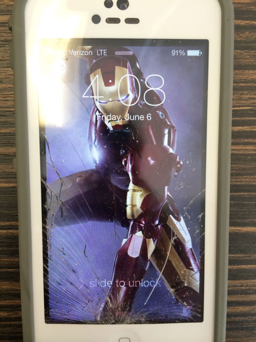 A creative way to "fix" a hopelessly broken smartphone screen
