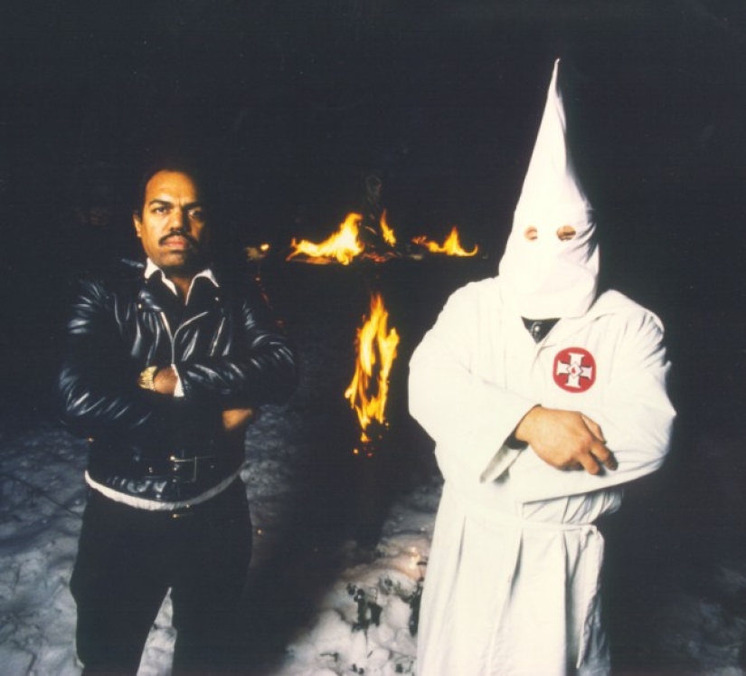 A dark-skinned hero convinced 200 people to leave the Ku Klux Klan by simply making friends with racists
