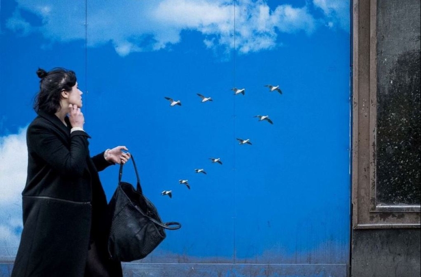 "A game of observation and imagination": how a street photographer from Spain fights boredom