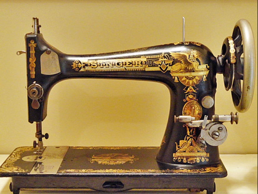 A la caza de máquinas de coser, o por qué los anticuarios necesitan el "Cantante"de la abuela