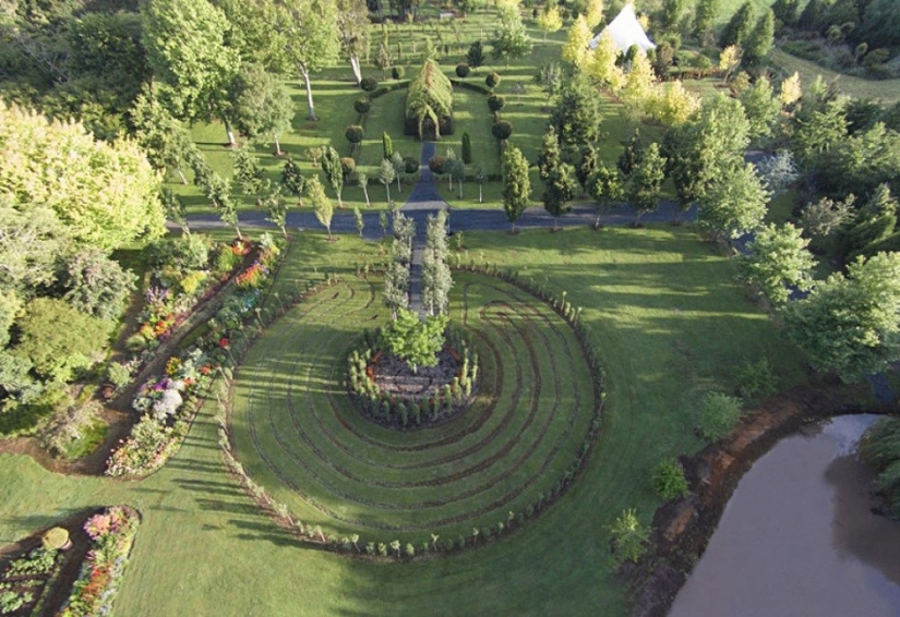 A man spent 4 years growing a church out of trees