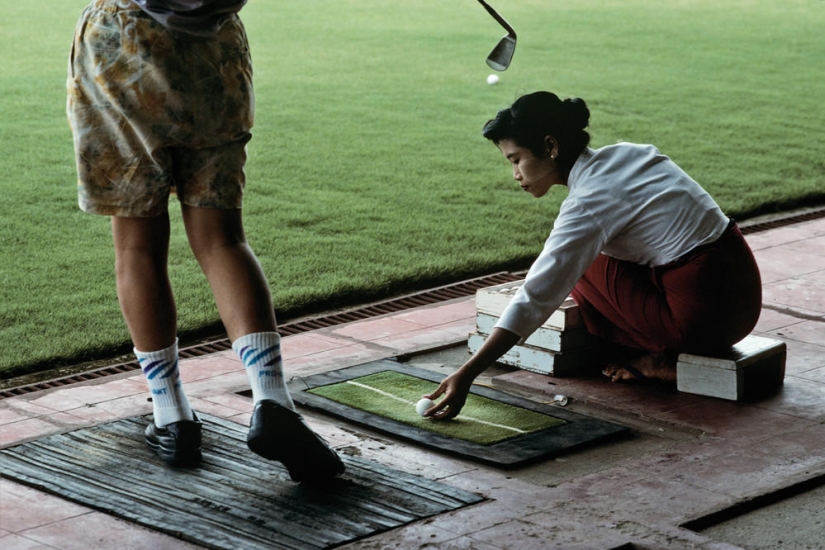 A series of photographs of the legendary Steve McCurry &quot;The Power of the Game&quot;