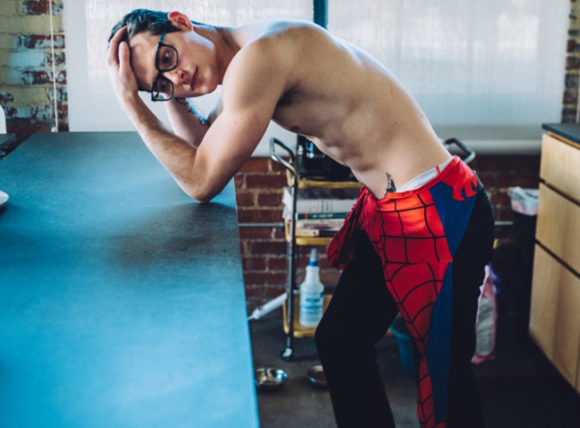 A Spider-Man photo shoot that will make you feel hot