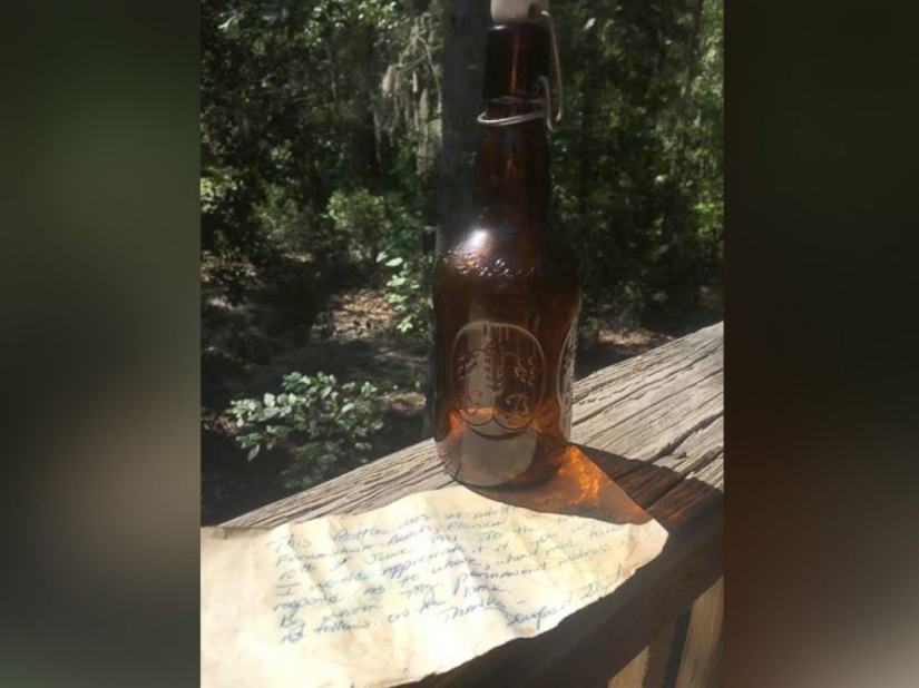 A student sent a note to the ocean and received it 36 years later