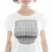 A T-shirt with an optical illusion creates breasts out of nothing