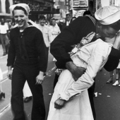A woman from the legendary photo where a sailor kisses a girl in Times Square has died