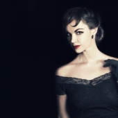 A woman single-handedly reincarnated as 15 famous personalities