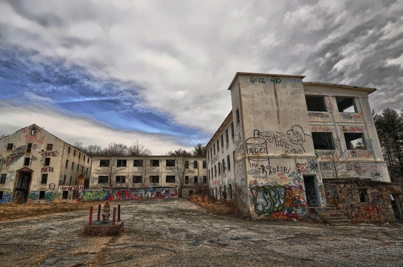 Abandoned schools and universities around the world