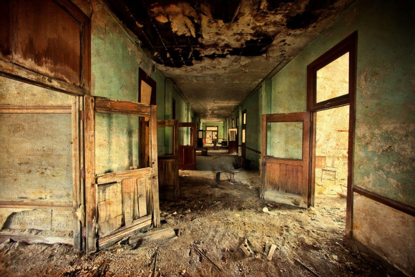 Abandoned schools and universities around the world