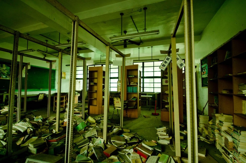 Abandoned schools and universities around the world