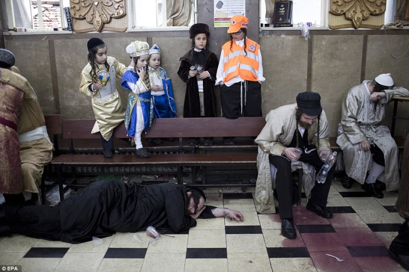Absoluto Mazl tov: Cómo los judíos en Jerusalén celebraron Purim
