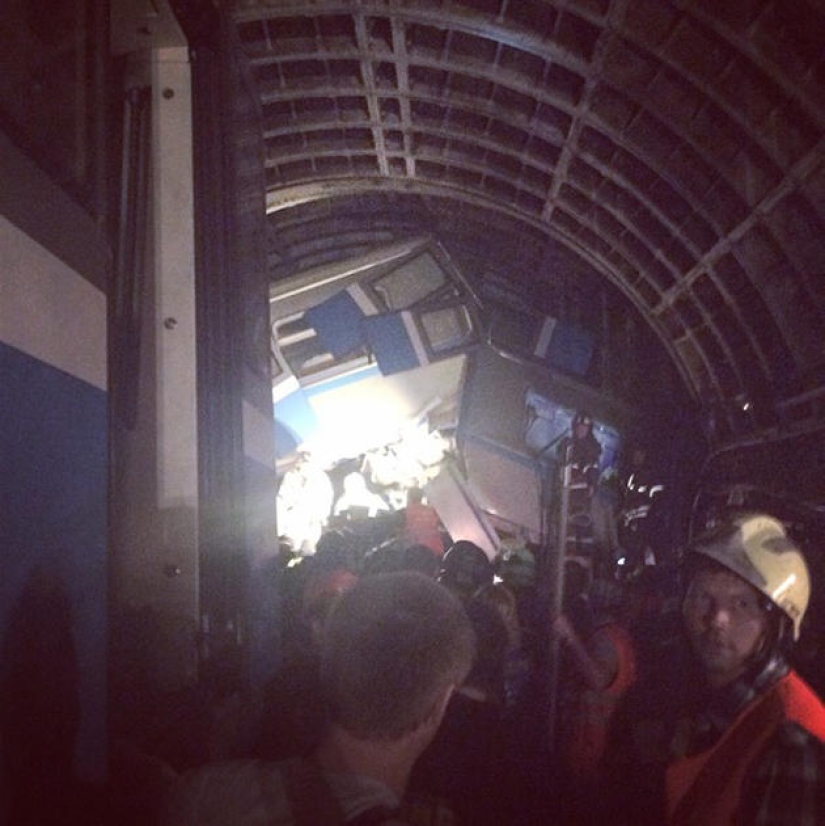 Accident in the Moscow metro on the stretch Slavyansky Boulevard - Victory Park