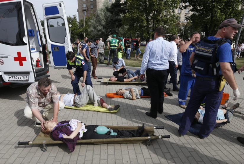 Accident in the Moscow metro on the stretch Slavyansky Boulevard - Victory Park