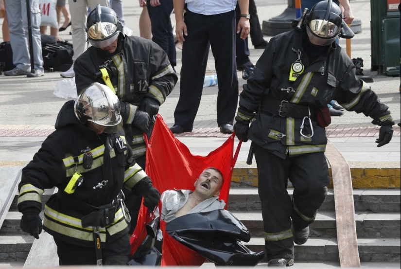 Accident in the Moscow metro on the stretch Slavyansky Boulevard - Victory Park