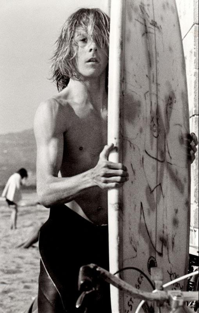 Adolescentes en las playas de California en la década de 1970