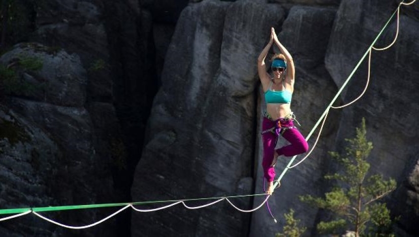 Adrenaline junkies: powerful emotions at the risk of their lives