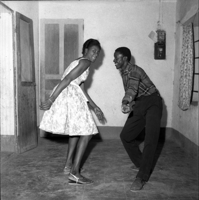 Africa in the 50s-70s of the last century through the lens of Malik Sidibé