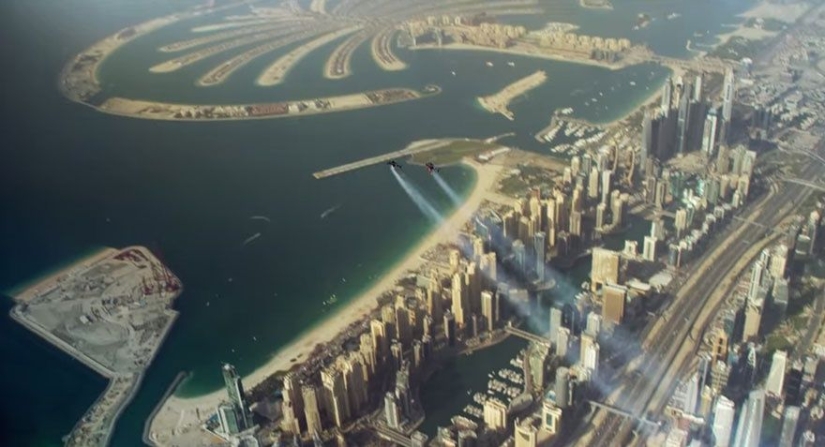 Airplane Man: un vuelo impresionante sobre Dubái