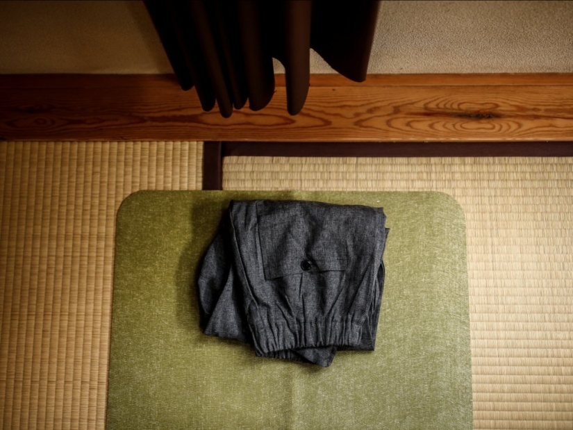 Al menos la pelota está rodando: apartamentos dolorosamente vacíos de minimalistas japoneses