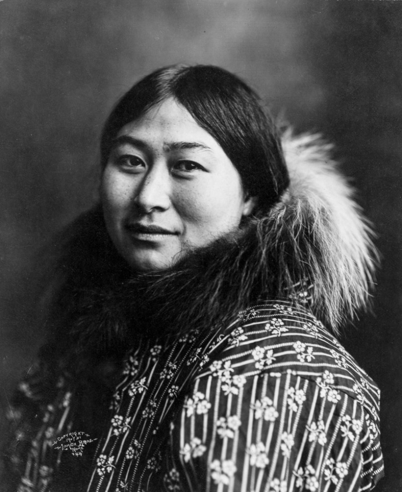 Alaska Eskimos in priceless historical photographs of 1903 - 1930