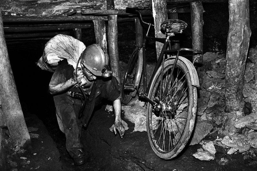 Alexander Chekmenev - &quot;Donbass&quot;: La vida real de los mineros