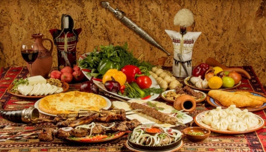 All the luxury of Georgian cuisine, or "Full mtsvadi you, Genatsvale!"