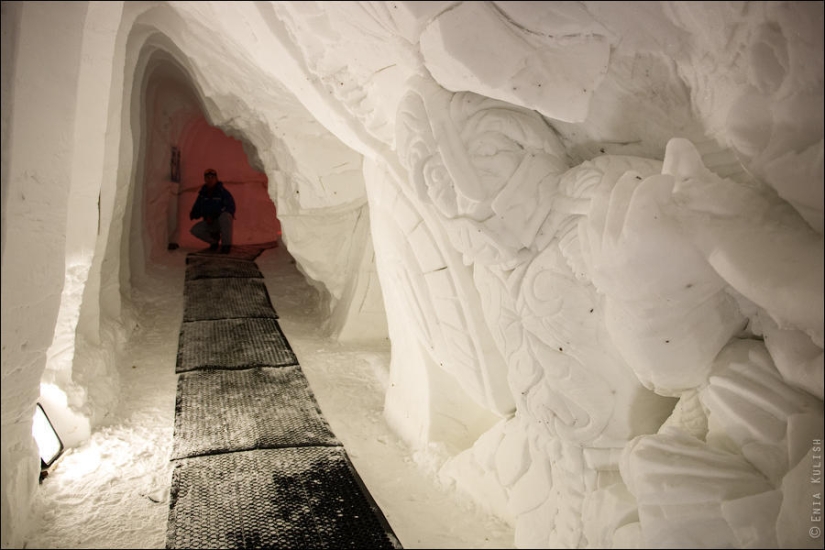 Alps &quot;except for skis&quot;: Caves of the snow grotto