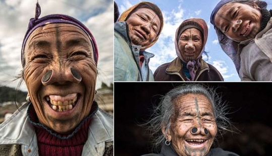 Amazing customs of an Indian tribe where women have to wear plugs in their nostrils