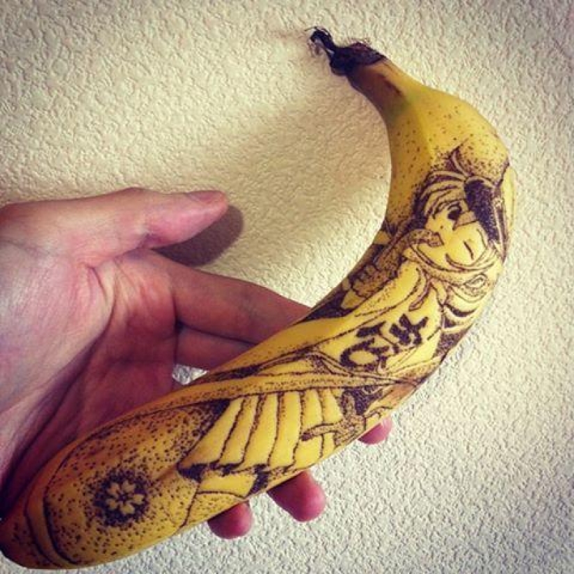Amazing drawings on bananas