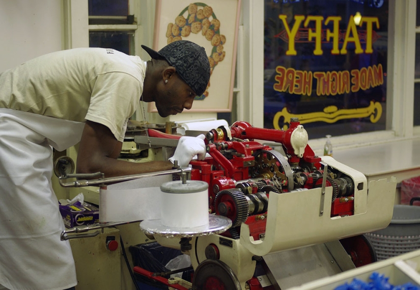 America at work in amateur photos