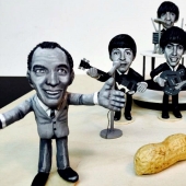 American creates ingenious figurines from peanuts