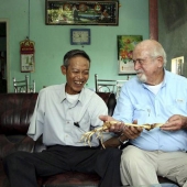 American doctor returns Vietnamese man&#39;s arm that was amputated half a century ago