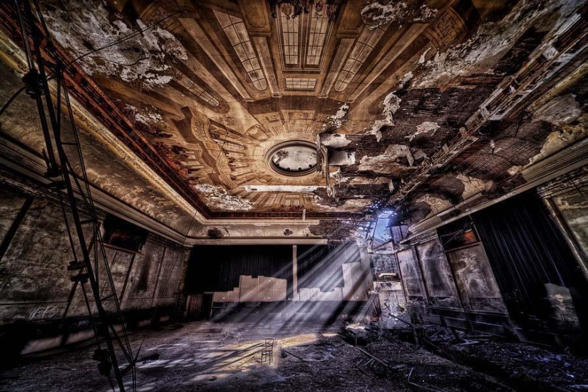 An abandoned world through the lens of Matthias Hacker
