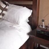 An alarm clock that wakes up with freshly brewed coffee is the dream of millions