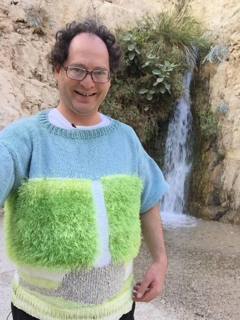 An icon of style, or What a fashionable sweater should be