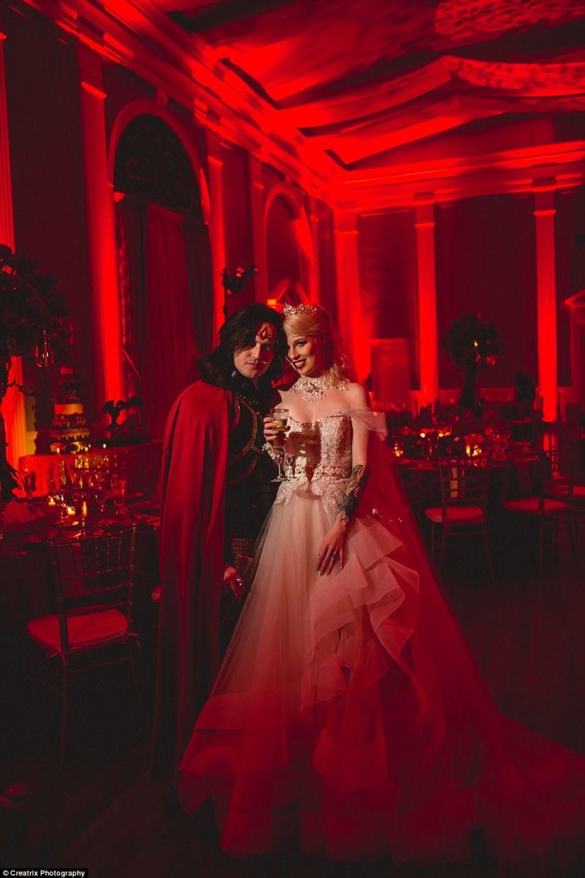 And death will not separate: a couple obsessed with vampires arranged a wedding for 120 thousand dollars