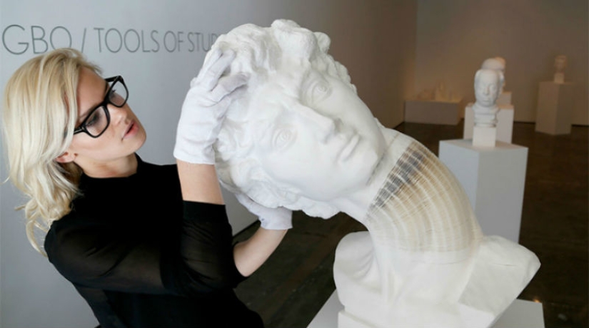 Arrancando una cabeza de papel en las increíbles esculturas de Lee Hongbo